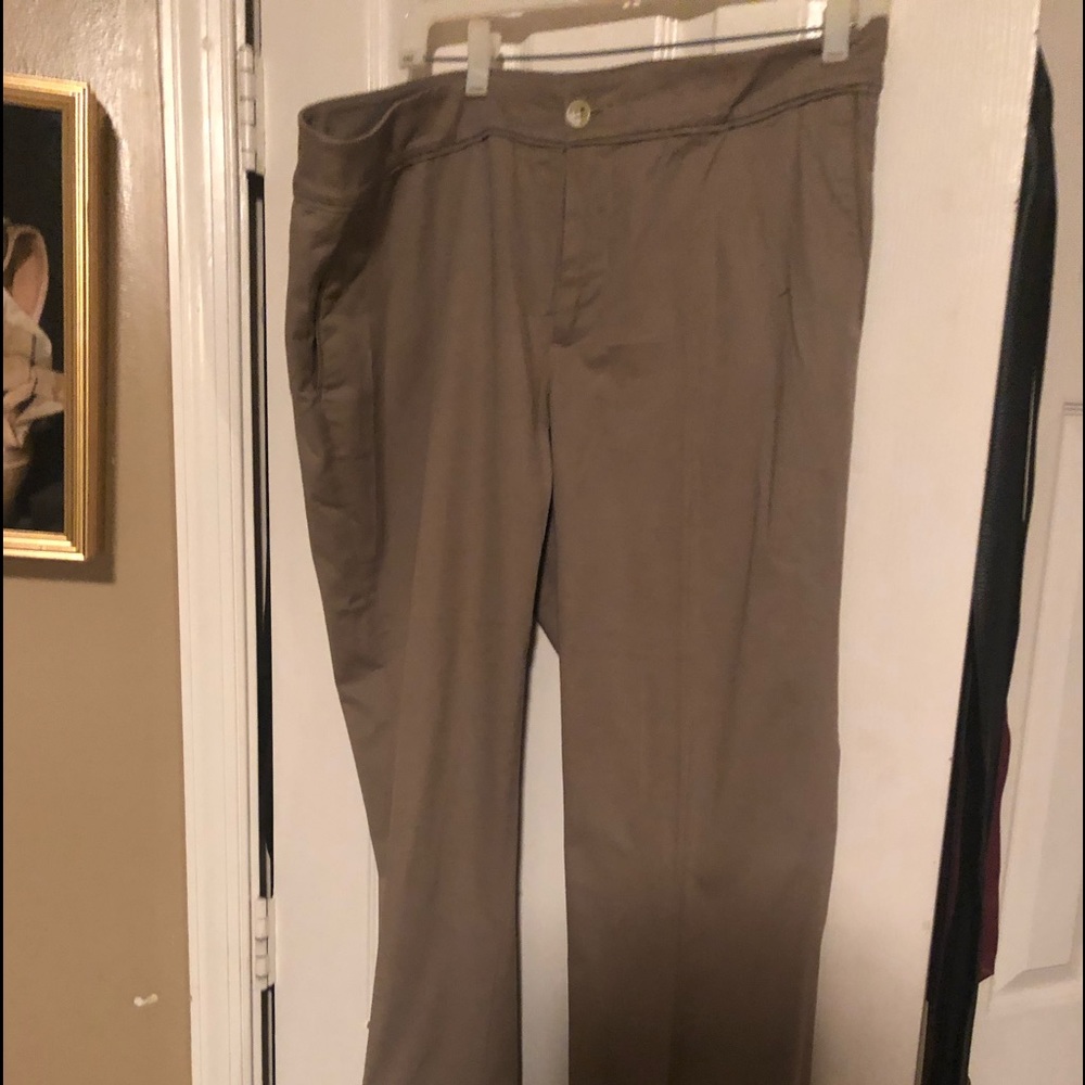 Banana Republic Martin beige cotton bootcut  pants